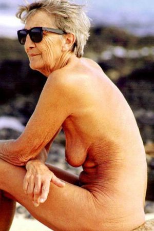 Envie de vivre nu(e) sans tabou Marlène - rencontre-Naturiste-Cergy