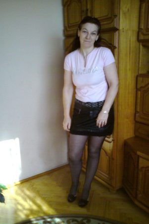 Chaude 🔥 Caroline - rencontre-Cougar-Ivry-sur-Seine
